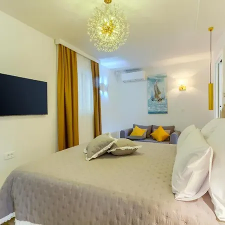 بيت ضيافة Luxury - City Centar 4*