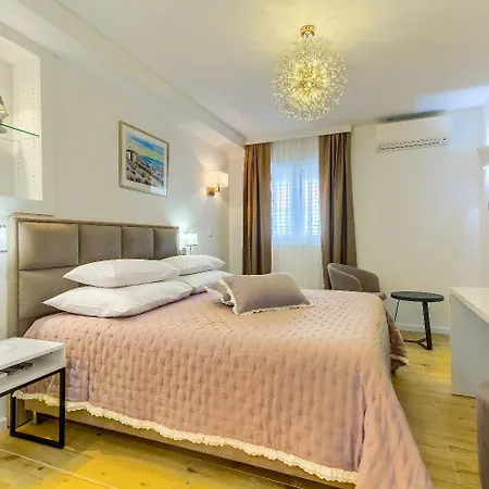 Konukevi Luxury - City Centar 4*