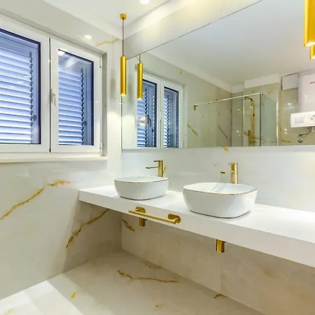Luxury - City Centar 4*