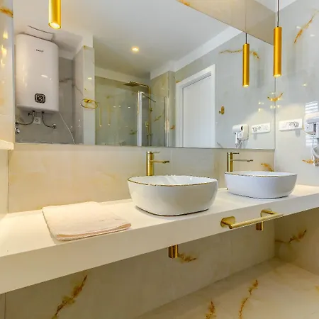 Luxury - City Centar 4*