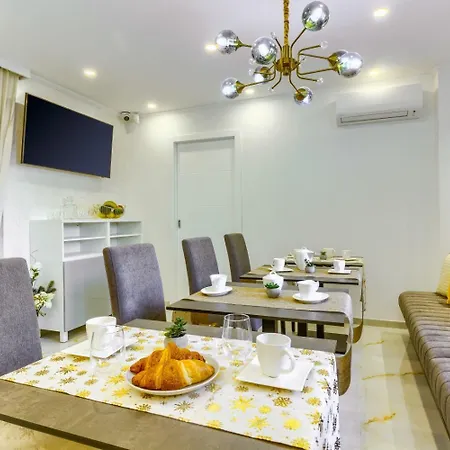 Luxury - City Centar Gostinjska kuća 4*