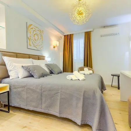 Gostinjska kuća Luxury - City Centar 4*